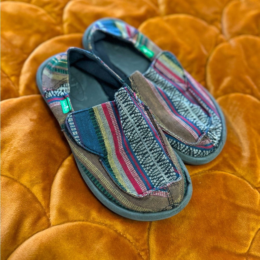 Sanuk kids Dom surfer blanket slides